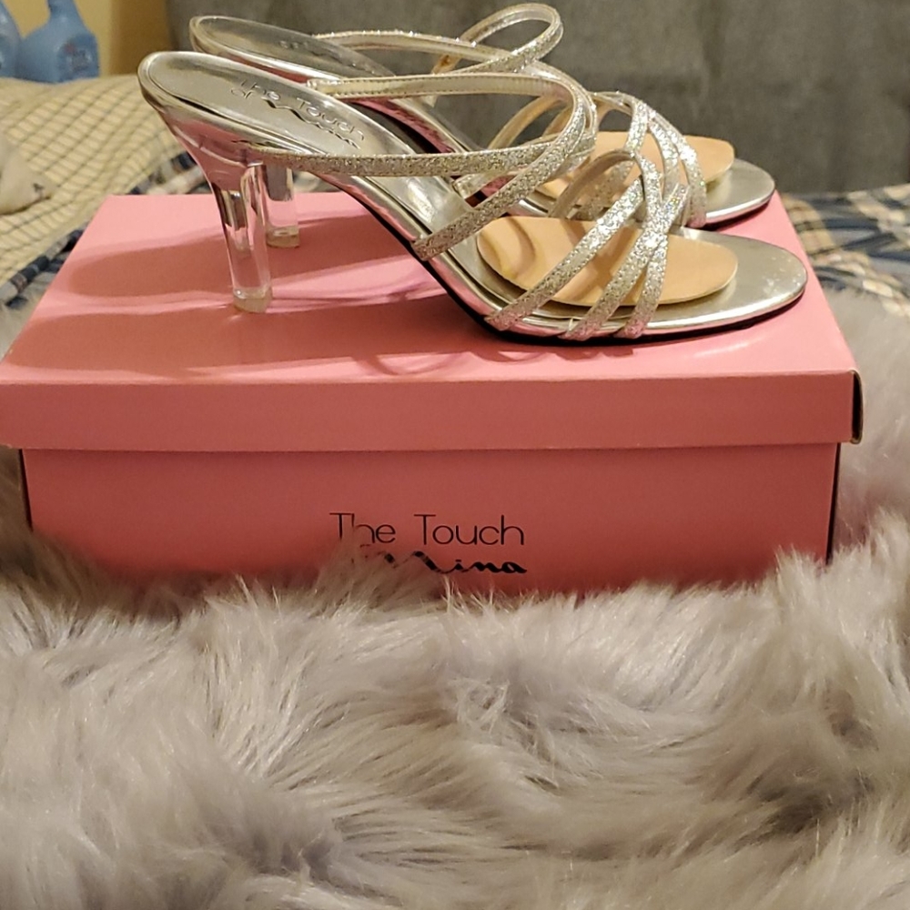 Shoes - Picture 3 of 4